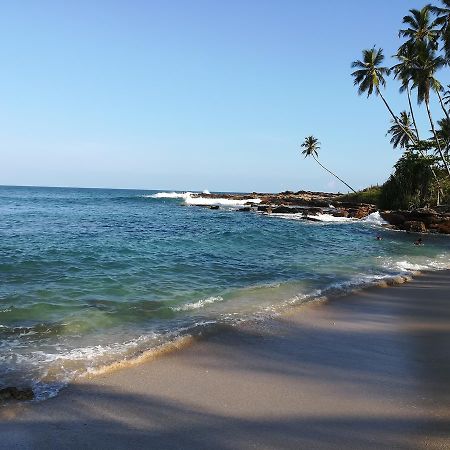 Star Beach Hotel Tangalle Buitenkant foto