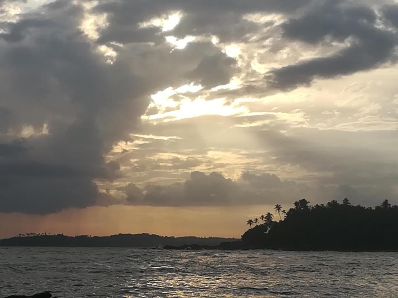 Star Beach Hotel Tangalle Buitenkant foto